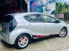 https://riyasewana.com/uploads/toyota-aqua-2014-311575512743.jpg