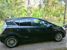 https://riyasewana.com/uploads/toyota-aqua-2014-420043217945.jpg