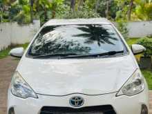 https://riyasewana.com/uploads/toyota-aqua-2014-519145612243.jpg