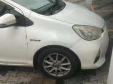 https://riyasewana.com/uploads/toyota-aqua-2014-7900114443.jpg