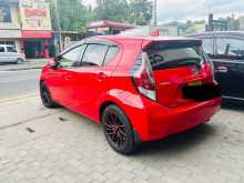 https://riyasewana.com/uploads/toyota-aqua-2014-88034412782.jpg
