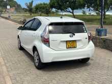 https://riyasewana.com/uploads/toyota-aqua-2014-914295112912.jpg