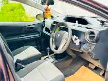 https://riyasewana.com/uploads/toyota-aqua-20142016-2014-418095612704.jpg