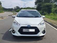 https://riyasewana.com/uploads/toyota-aqua-2015-120571312674.jpg