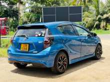 https://riyasewana.com/uploads/toyota-aqua-2015-2012-2121243212712.jpg