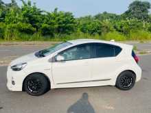 https://riyasewana.com/uploads/toyota-aqua-2015-2015-1220114812832.jpg