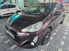https://riyasewana.com/uploads/toyota-aqua-2015-2015-2210085512734.jpg