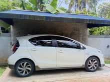 https://riyasewana.com/uploads/toyota-aqua-2015-2114102412503.jpg