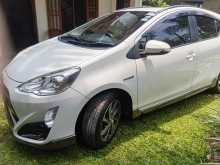 https://riyasewana.com/uploads/toyota-aqua-2015-2114102412882.jpg