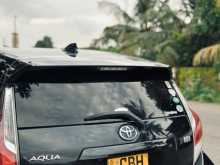 https://riyasewana.com/uploads/toyota-aqua-2015-2212414912012.jpg