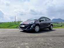 https://riyasewana.com/uploads/toyota-aqua-2015-2821194712953.jpg