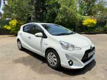 https://riyasewana.com/uploads/toyota-aqua-2015-2920514812962.jpg