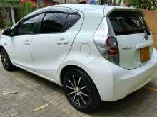 https://riyasewana.com/uploads/toyota-aqua-2015-410442612413.jpg