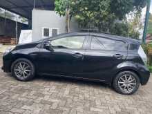 https://riyasewana.com/uploads/toyota-aqua-2015-49261812653.jpg