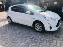 https://riyasewana.com/uploads/toyota-aqua-2015-617450412842.jpg
