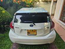 https://riyasewana.com/uploads/toyota-aqua-2015-621583012552.jpg