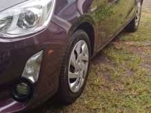 https://riyasewana.com/uploads/toyota-aqua-2015-63362812442.jpg