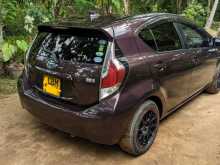 https://riyasewana.com/uploads/toyota-aqua-2015-920364012182.jpg