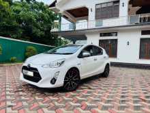 https://riyasewana.com/uploads/toyota-aqua-2016-1510020712142.jpg