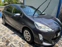 https://riyasewana.com/uploads/toyota-aqua-2016-2016-1510461112542.jpg