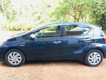 https://riyasewana.com/uploads/toyota-aqua-2017-1320343412434.jpg