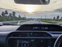 https://riyasewana.com/uploads/toyota-aqua-2017-2015-1411411012303.jpg