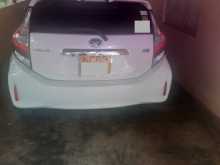 https://riyasewana.com/uploads/toyota-aqua-2018-2018-613041612873.jpg