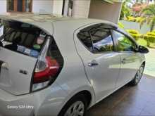 https://riyasewana.com/uploads/toyota-aqua-2018-720304812074.jpg