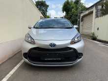 https://riyasewana.com/uploads/toyota-aqua-2022-414415712572.jpg
