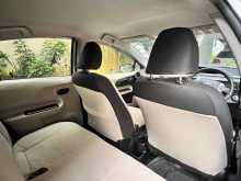 https://riyasewana.com/uploads/toyota-aqua-2085616503.jpg