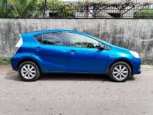 https://riyasewana.com/uploads/toyota-aqua-211012244933.jpg
