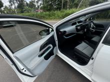 https://riyasewana.com/uploads/toyota-aqua-2111143117316.jpg