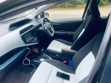https://riyasewana.com/uploads/toyota-aqua-211157396445.jpg
