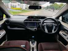 https://riyasewana.com/uploads/toyota-aqua-211938504562.jpg
