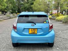 https://riyasewana.com/uploads/toyota-aqua-212375324903.jpg