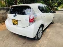 https://riyasewana.com/uploads/toyota-aqua-22054024773.jpg