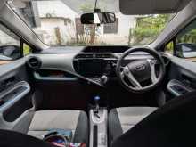 https://riyasewana.com/uploads/toyota-aqua-221154274213.jpg