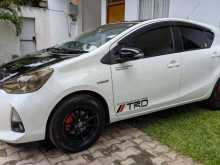 https://riyasewana.com/uploads/toyota-aqua-221154274912.jpg