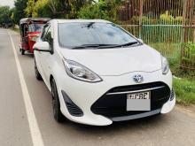 https://riyasewana.com/uploads/toyota-aqua-2317071617166.jpg