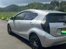 https://riyasewana.com/uploads/toyota-aqua-2317350322192.jpg