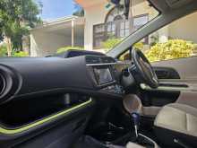 https://riyasewana.com/uploads/toyota-aqua-23936064023.jpg