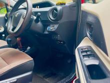 https://riyasewana.com/uploads/toyota-aqua-241707156585.jpg
