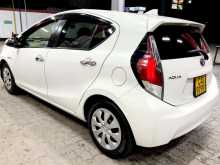 https://riyasewana.com/uploads/toyota-aqua-242133434572.jpg