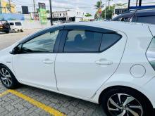 https://riyasewana.com/uploads/toyota-aqua-2521015824712.jpg