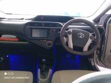 https://riyasewana.com/uploads/toyota-aqua-27171535392.jpg