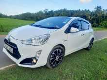 https://riyasewana.com/uploads/toyota-aqua-27811594333.jpg