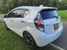 https://riyasewana.com/uploads/toyota-aqua-27811594592.jpg