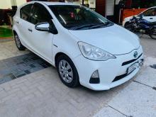 https://riyasewana.com/uploads/toyota-aqua-28116056796.jpg
