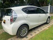 https://riyasewana.com/uploads/toyota-aqua-28230104852.jpg