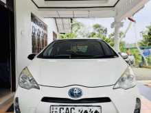 https://riyasewana.com/uploads/toyota-aqua-2912310722633.jpg